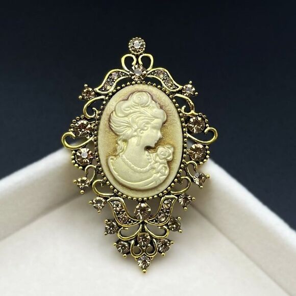 Antique Yellow Gold with Champagne Crystal Victorian Lady Cameo Pin Back Brooch - Picture 2 of 7